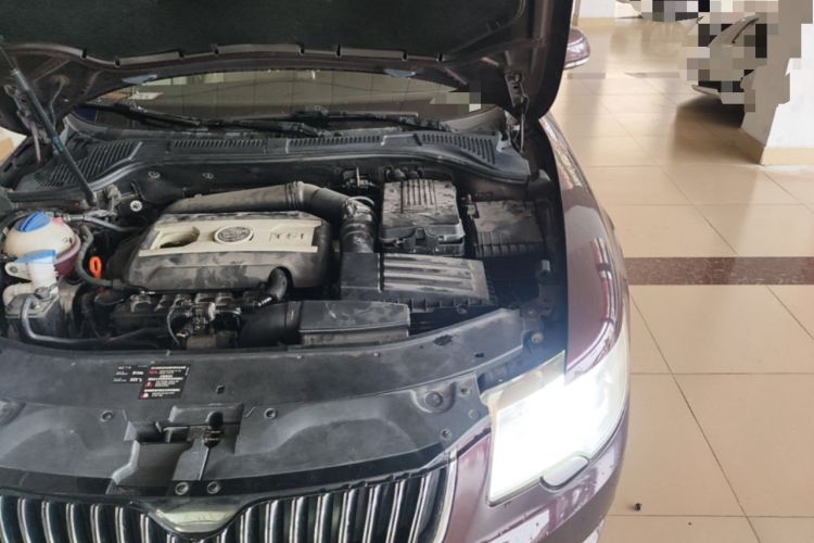 Used Skoda Superb 2009 1.8TSI Automatic Luxury Edition Engine Bay Left