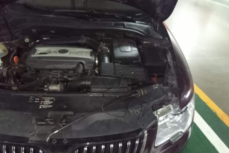 Used Skoda Superb 2009 1.8TSI Automatic Luxury Edition Engine Bay Left