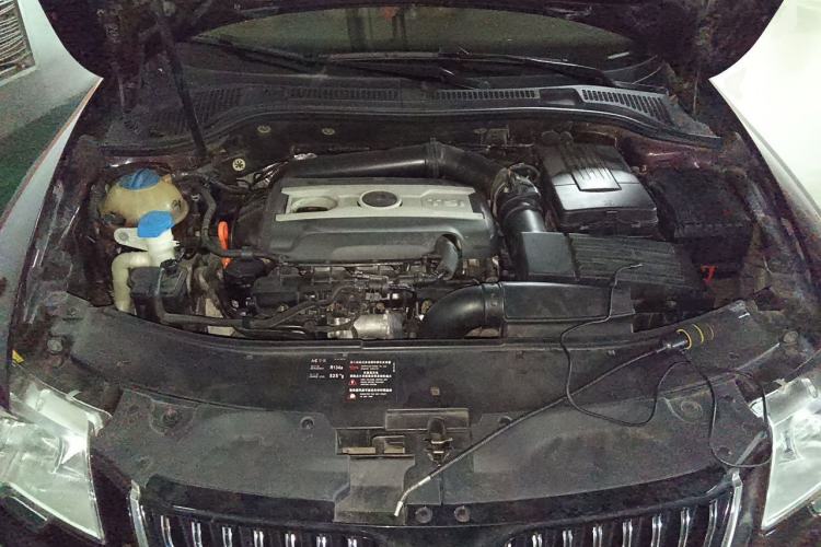 Used Skoda Superb 2009 1.8TSI Automatic Luxury Edition Engine Bay