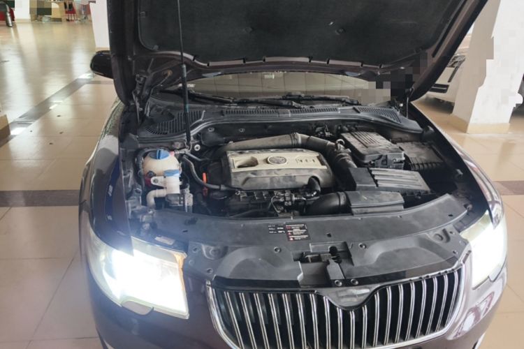 Used Skoda Superb 2009 1.8TSI Automatic Luxury Edition Engine Bay Right