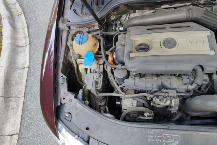 Used Skoda Superb 2009 1.8TSI Automatic Prestige Edition Engine Bay Right