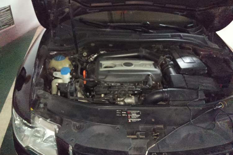 Used Skoda Superb 2009 1.8TSI Automatic Luxury Edition Engine Bay Right