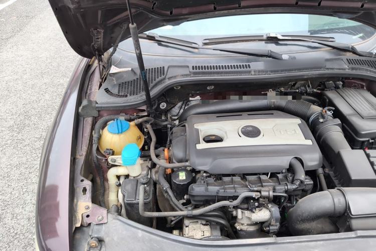 Used Skoda Superb 2009 1.8 TSI Manual Zhiya Edition Engine Bay Right