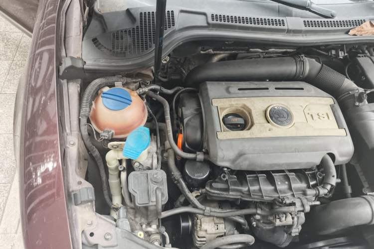 Used Skoda Superb 2009 2.0 TSI Automatic Luxury Edition Engine Bay Right