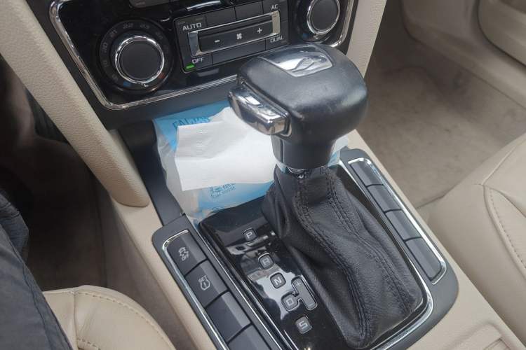 Used Skoda Superb 2009 1.8TSI Automatic Prestige Edition Gear Lever