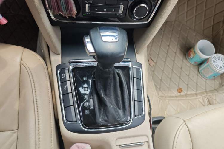 Used Skoda Superb 2009 2.0 TSI Automatic Prestige Edition Gear Lever