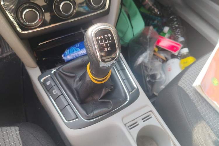 Used Skoda Superb 2009 1.8 TSI Manual Zhiya Edition Gear Lever