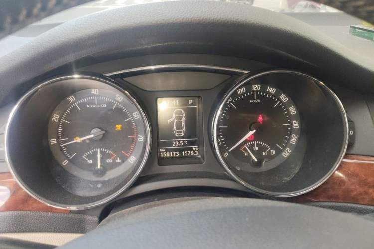 Used Skoda Superb 2009 2.0 TSI Automatic Prestige Edition Instrument Cluster