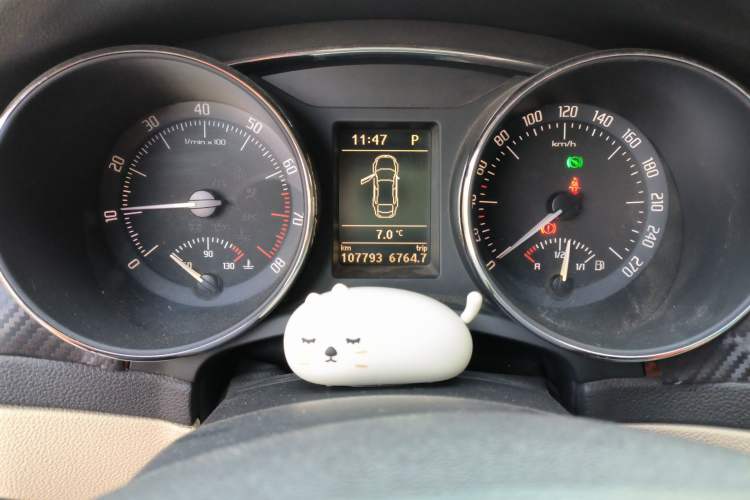 Used Skoda Superb 2009 1.8TSI Automatic Luxury Edition Odometer Close Up