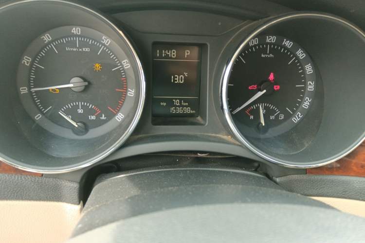 Used Skoda Superb 2009 1.8TSI Automatic Elegant Edition Odometer Close Up