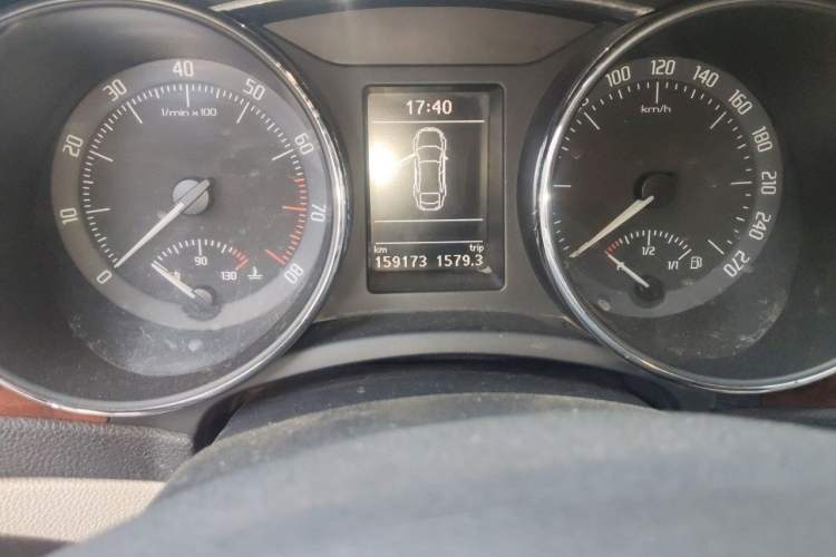 Used Skoda Superb 2009 2.0 TSI Automatic Prestige Edition Odometer Close Up