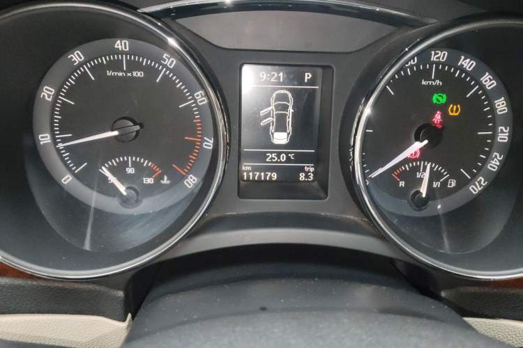 Used Skoda Superb 2009 1.8TSI Automatic Prestige Edition Odometer Close Up