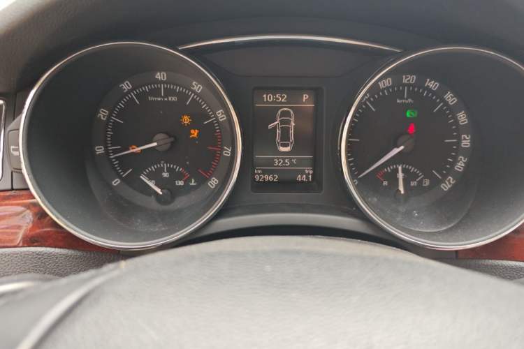 Used Skoda Superb 2009 2.0 TSI Automatic Prestige Edition Odometer Close Up