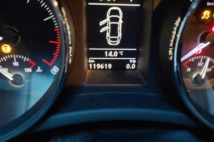 Used Skoda Superb 2009 1.8TSI Automatic Prestige Edition Odometer Close Up