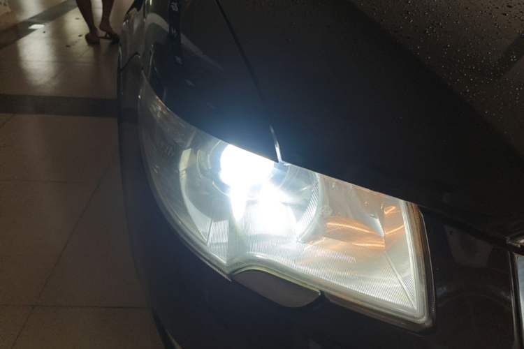 Used Skoda Superb 2009 1.8TSI Automatic Luxury Edition Right Front Headlight