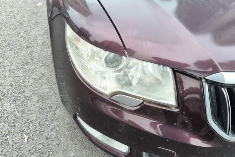 Used Skoda Superb 2009 1.8 TSI Manual Zhiya Edition Right Front Headlight