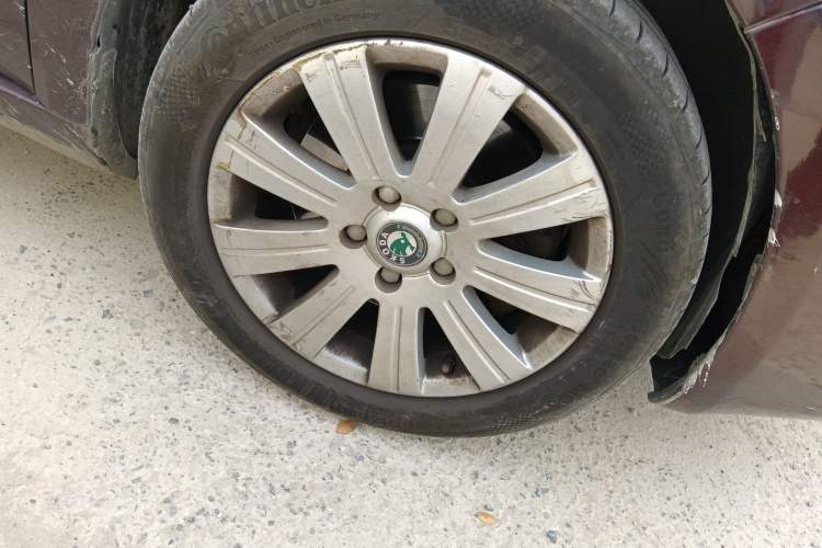 Used Skoda Superb 2009 1.8TSI Automatic Elegant Edition Right Front Wheel Hub