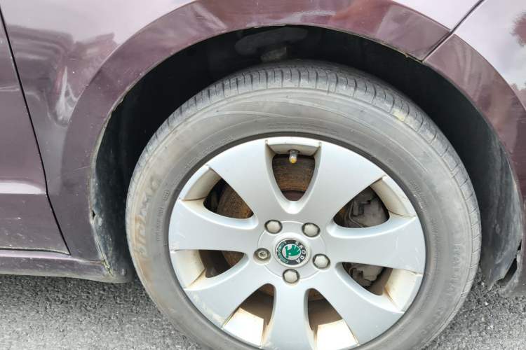 Used Skoda Superb 2009 1.8 TSI Manual Zhiya Edition Right Front Wheel Hub