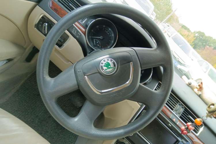 Used Skoda Superb 2009 1.8TSI Automatic Elegant Edition Steering Wheel