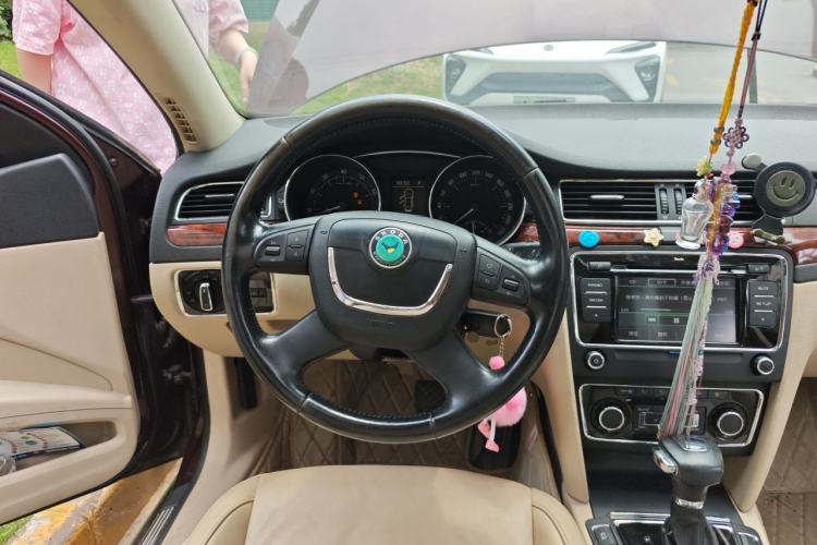 Used Skoda Superb 2009 2.0 TSI Automatic Prestige Edition Steering Wheel