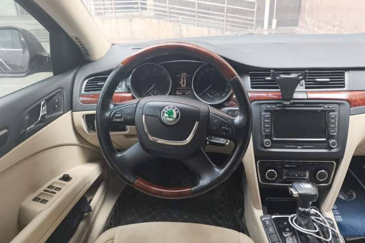 Used Skoda Superb 2009 2.0 TSI Automatic Luxury Edition Steering Wheel