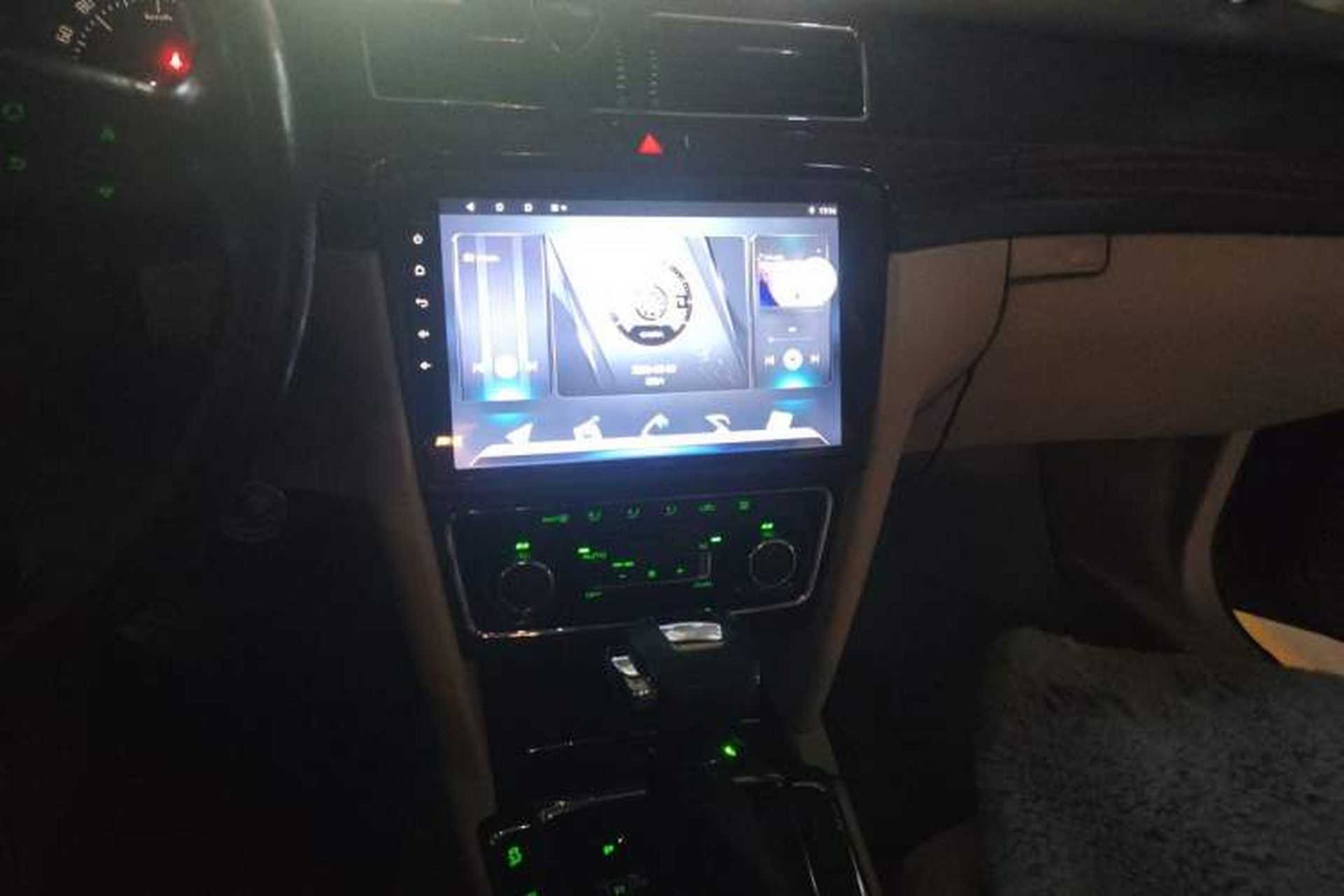 Used Skoda Superb 2009 2.0 TSI Automatic Prestige Edition Audio And AC Panel