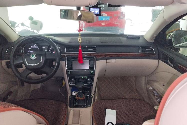 Used Skoda Superb 2009 1.8TSI Automatic Elegant Edition Center Console