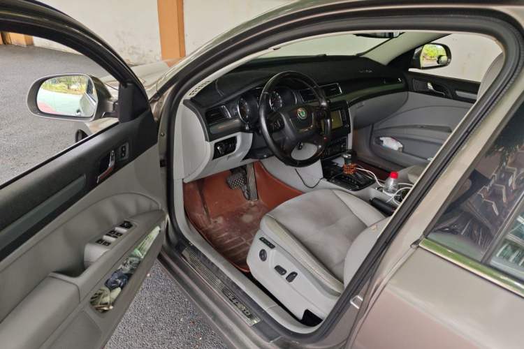 Used Skoda Superb 2009 2.0 TSI Automatic Flagship Edition Driver Seat