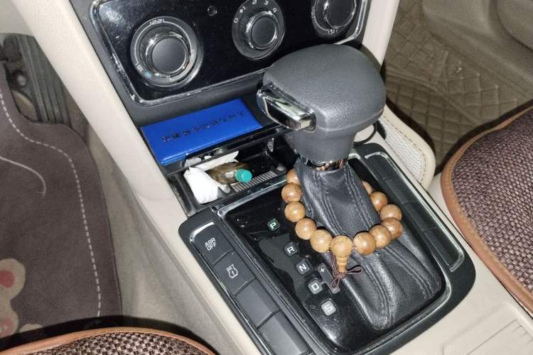 Used Skoda Superb 2009 1.8TSI Automatic Elegant Edition Gear Lever