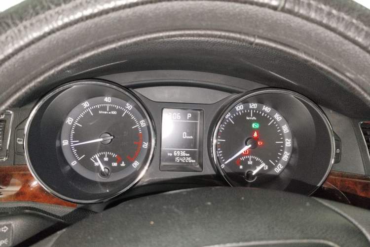 Used Skoda Superb 2009 1.8TSI Automatic Elegant Edition Instrument Cluster