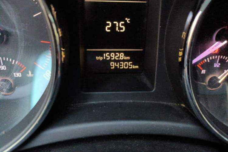 Used Skoda Superb 2009 1.8 TSI Automatic Zhiya Edition Odometer Close Up