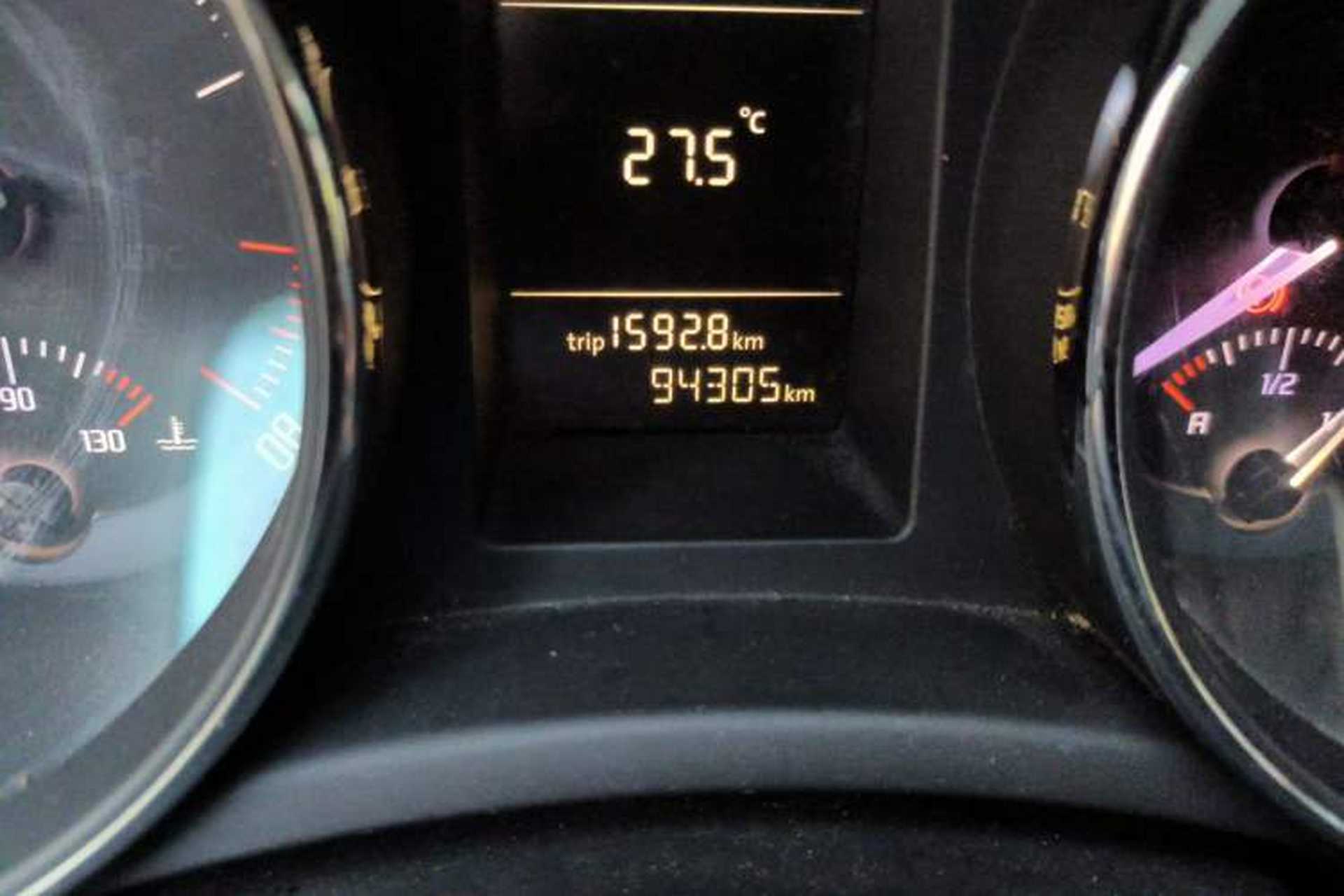 Used Skoda Superb 2009 1.8 TSI Automatic Zhiya Edition Odometer Close Up