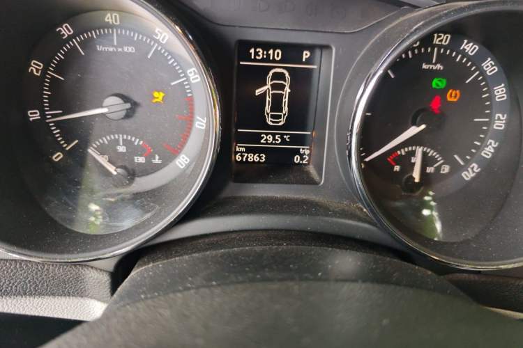 Used Skoda Superb 2009 2.0 TSI Automatic Flagship Edition Odometer Close Up