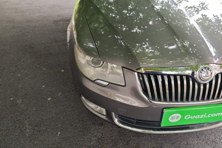 Used Skoda Superb 2009 2.0 TSI Automatic Flagship Edition Right Front Headlight