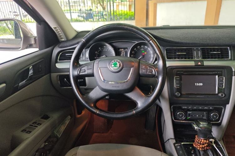 Used Skoda Superb 2009 2.0 TSI Automatic Flagship Edition Steering Wheel