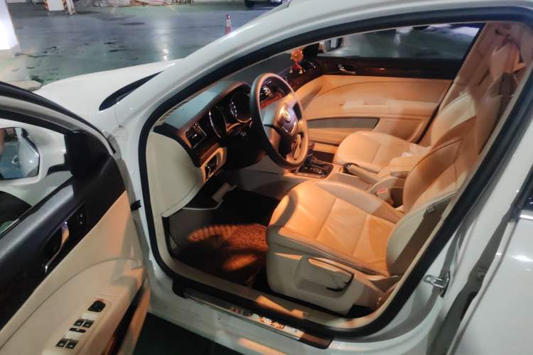 Used Skoda Superb 2009 1.8TSI Automatic Elegant Edition Driver Seat