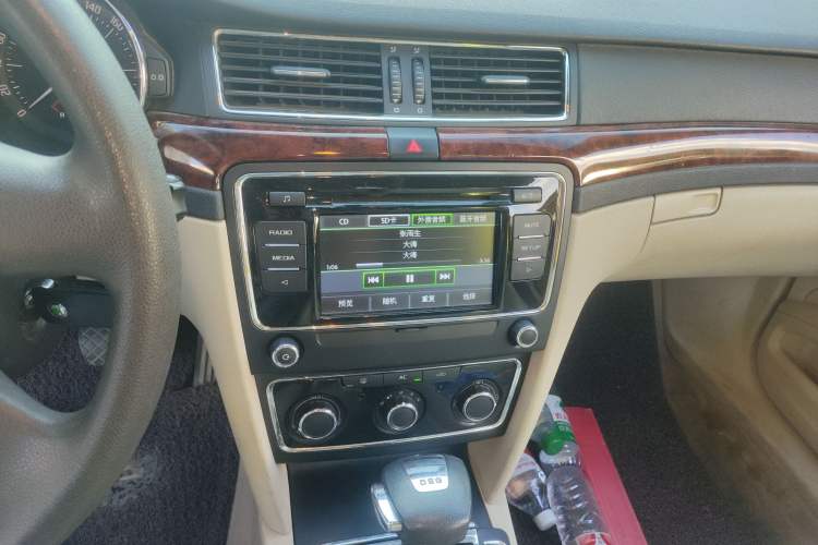 Used Skoda Superb 2010 1.4 TSI DSG Elegant Edition Audio And AC Panel