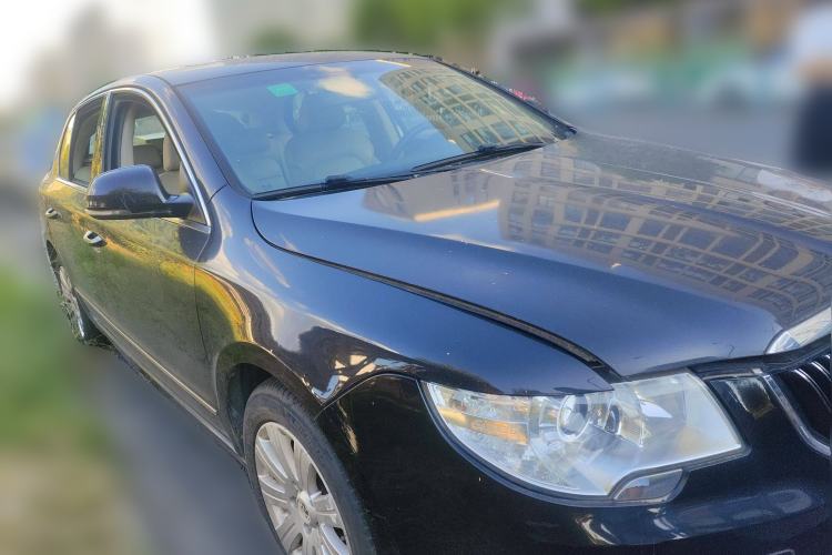 Used Skoda Superb 2010 1.4 TSI DSG Elegant Edition Front Right 45 Deg