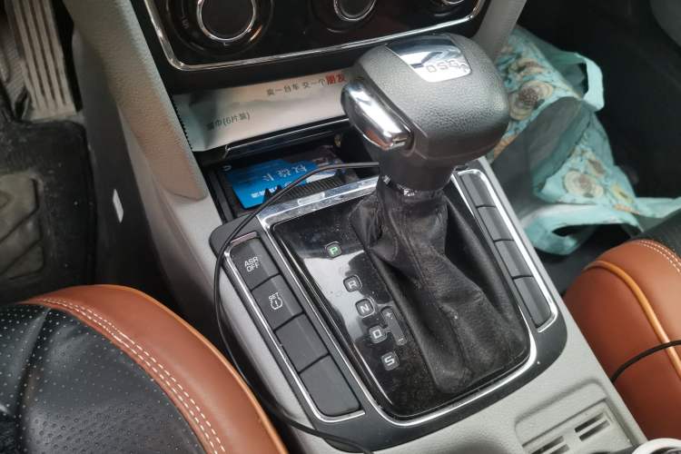 Used Skoda Superb 2010 1.4 TSI DSG Elegant Edition Gear Lever