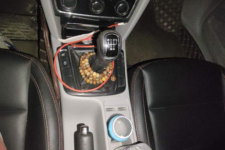Used Skoda Superb 2010 1.4 TSI Manual Luxury Edition Gear Lever