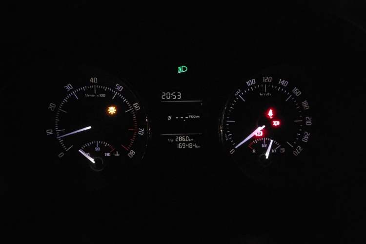 Used Skoda Superb 2010 1.4 TSI Manual Luxury Edition Instrument Cluster