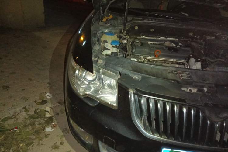 Used Skoda Superb 2010 1.4 TSI DSG Elegant Edition Right Front Headlight