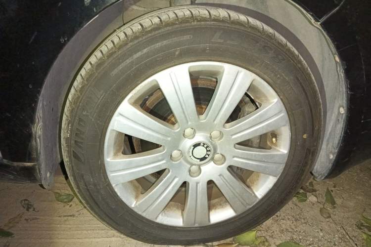 Used Skoda Superb 2010 1.4 TSI DSG Elegant Edition Right Front Wheel Hub
