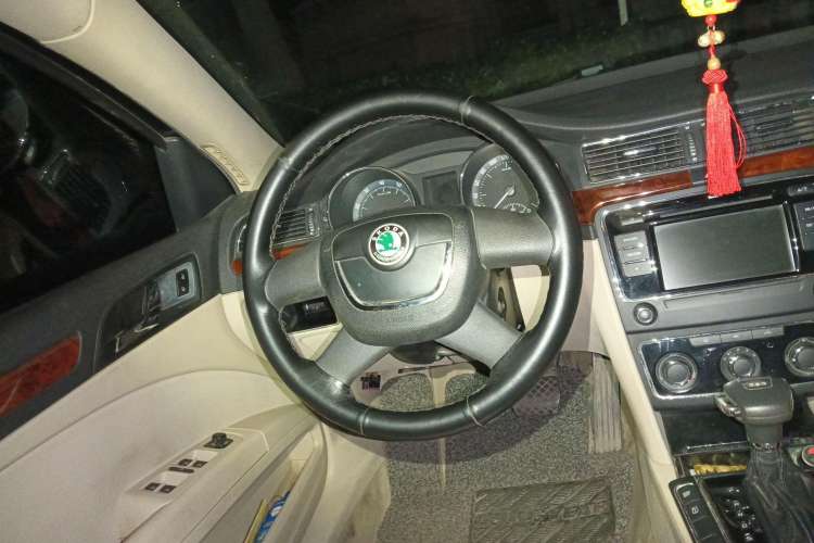 Used Skoda Superb 2010 1.4 TSI DSG Elegant Edition Steering Wheel