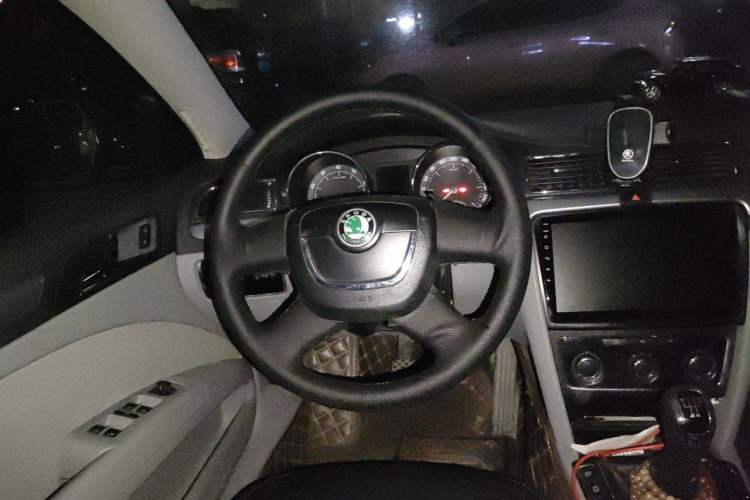 Used Skoda Superb 2010 1.4 TSI Manual Luxury Edition Steering Wheel