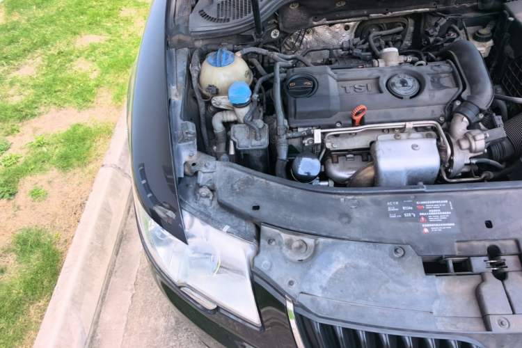 Used Skoda Superb 2010 1.4 TSI DSG Zhiya Edition Engine Bay Right