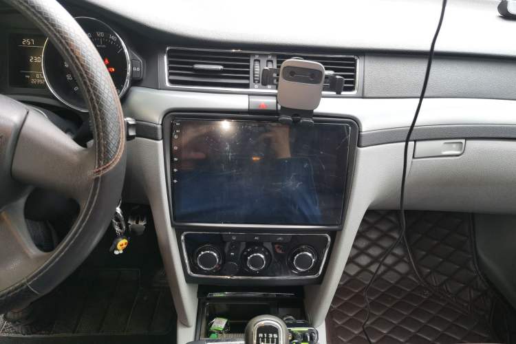 Used Skoda Superb 2010 1.4 TSI Manual Luxury Edition Audio And AC Panel