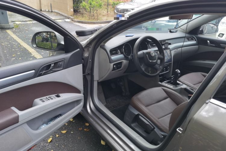 Used Skoda Superb 2010 1.4 TSI Manual Luxury Edition Driver Seat