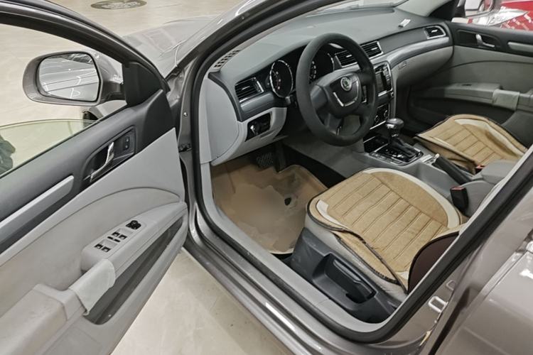 Used Skoda Superb 2010 1.4 TSI DSG Elegant Edition Driver Seat