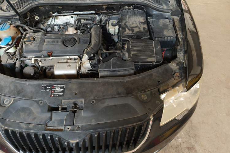 Used Skoda Superb 2010 1.4 TSI DSG Zhiya Edition Engine Bay Left